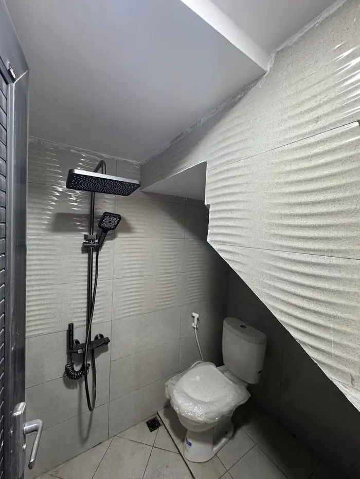 Kamar Mandi Lantai 1